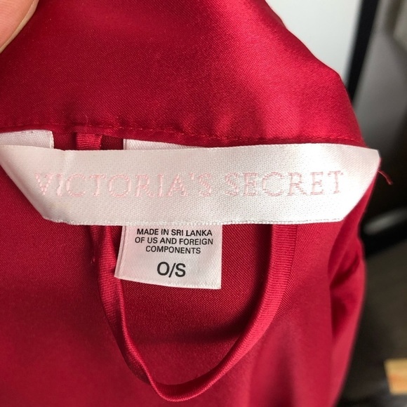 VICTORIA’S Secret red satin mini kimono robe - Picture 3 of 10